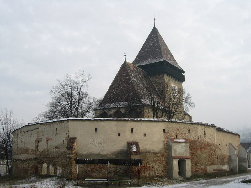 fortified-churches-10-Axente-Sever