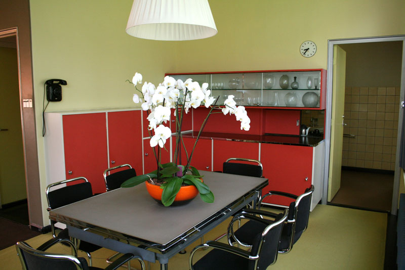 Colourful Interior Design for the Sonneveld House ...